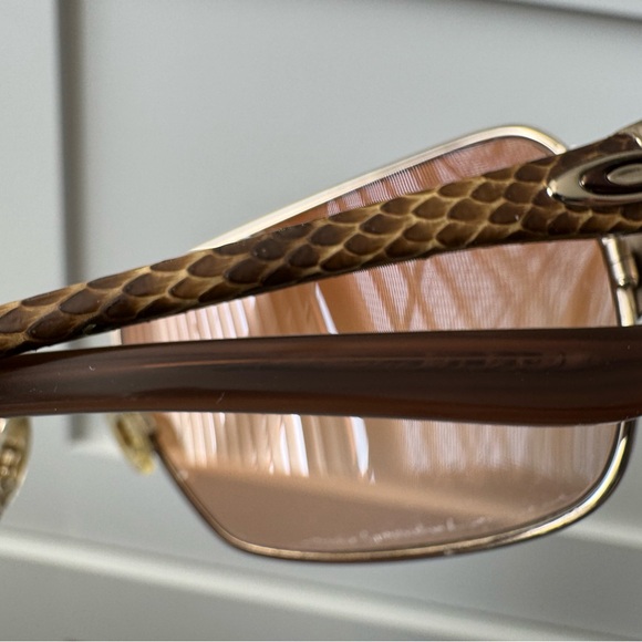 COPY - Oakley sunglasses - Picture 5 of 10